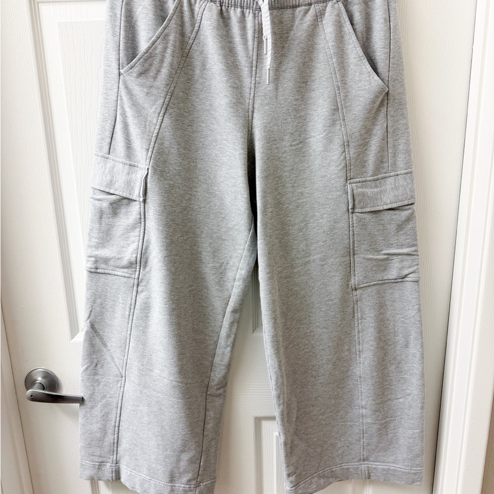 Athleta Wide Leg Grey Cargo Sweatpants with Drawstring